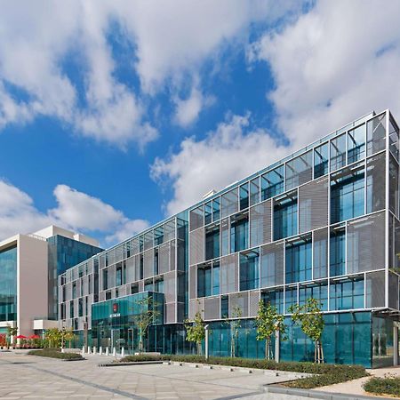Radisson Red Dubai Silicon Oasis Hotell Exteriör bild