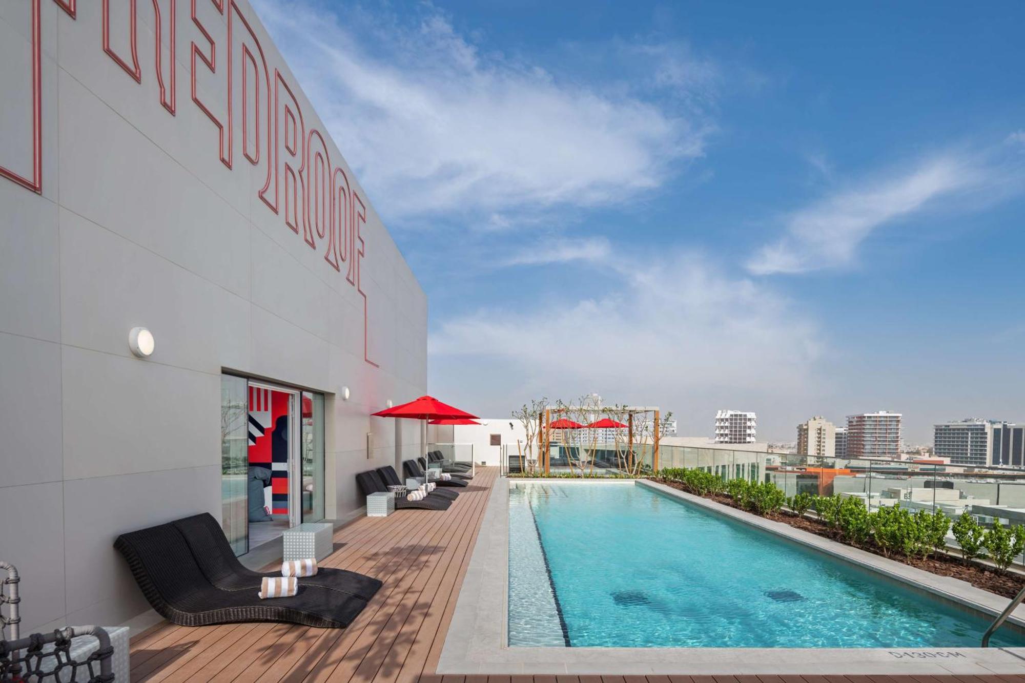 Radisson Red Dubai Silicon Oasis Hotell Exteriör bild