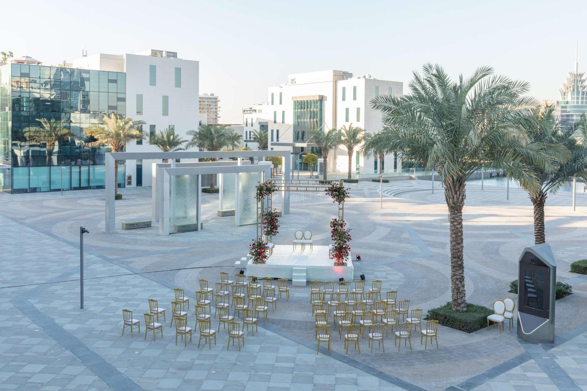 Radisson Red Dubai Silicon Oasis Hotell Exteriör bild
