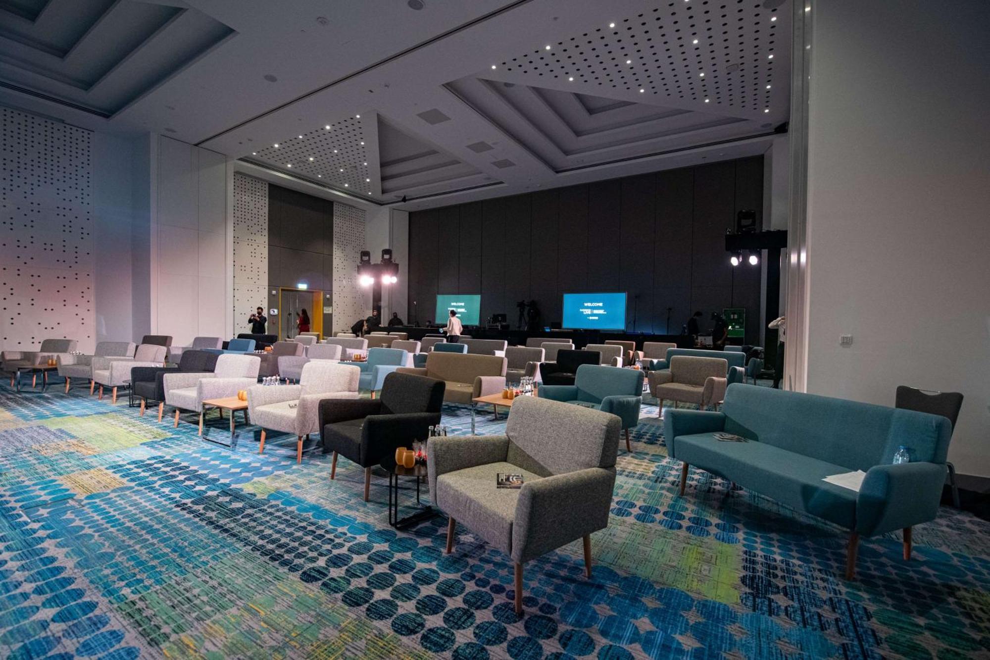 Radisson Red Dubai Silicon Oasis Hotell Exteriör bild