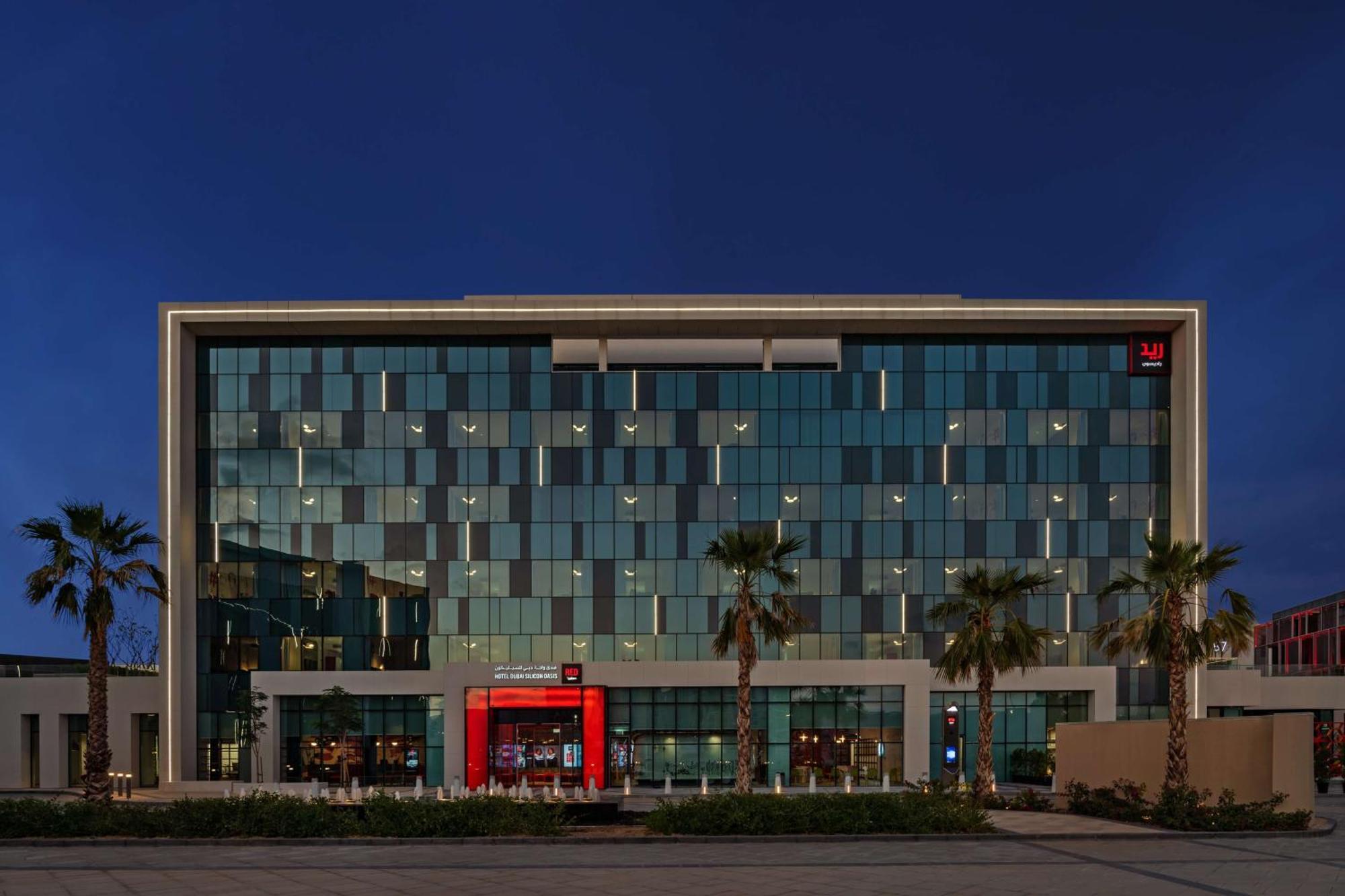 Radisson Red Dubai Silicon Oasis Hotell Exteriör bild