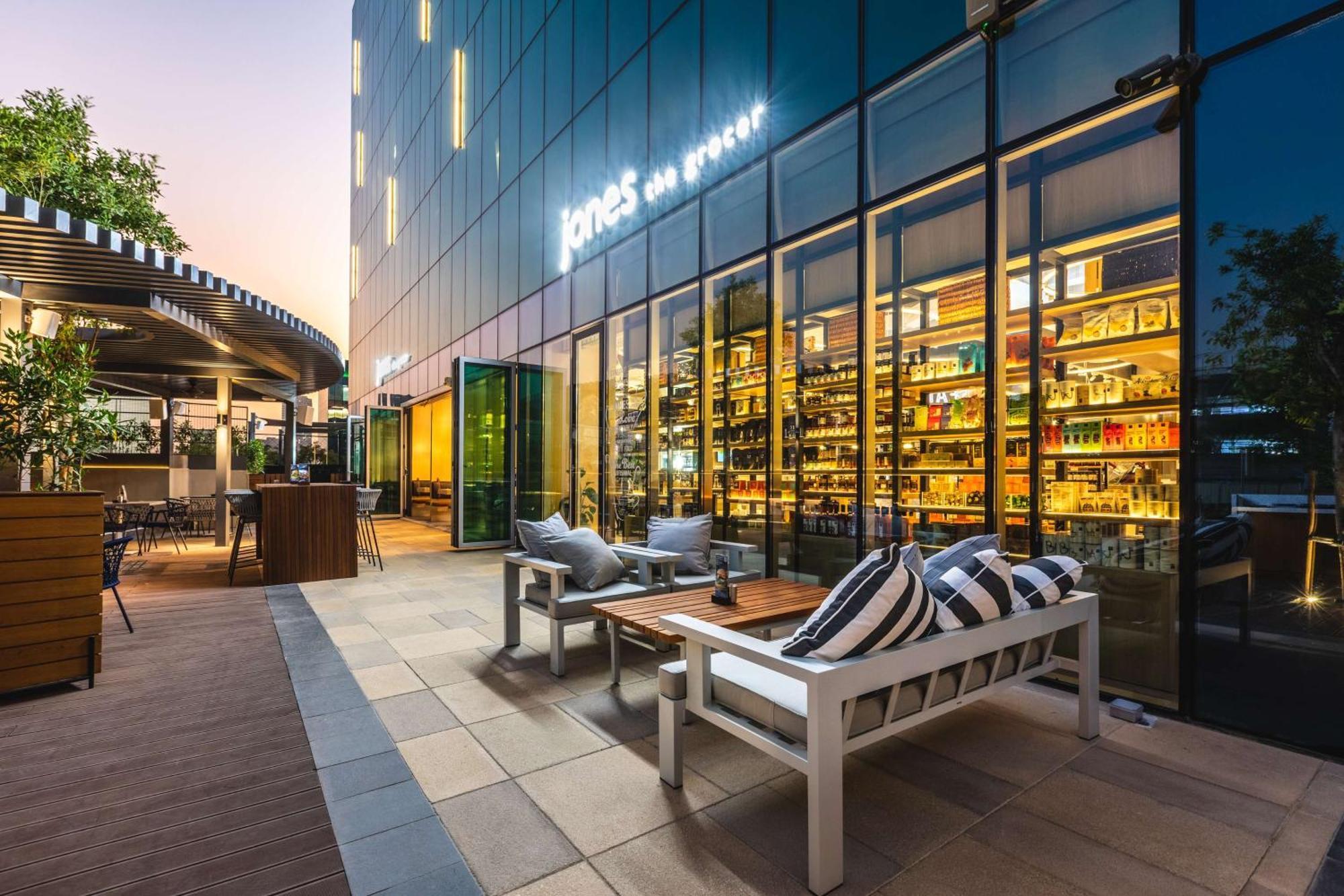 Radisson Red Dubai Silicon Oasis Hotell Exteriör bild